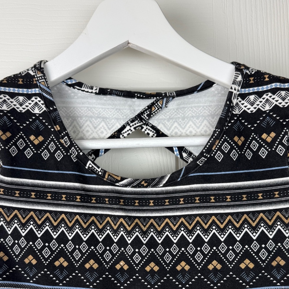 Geometric Patterned Dress - Picture 6 of 9